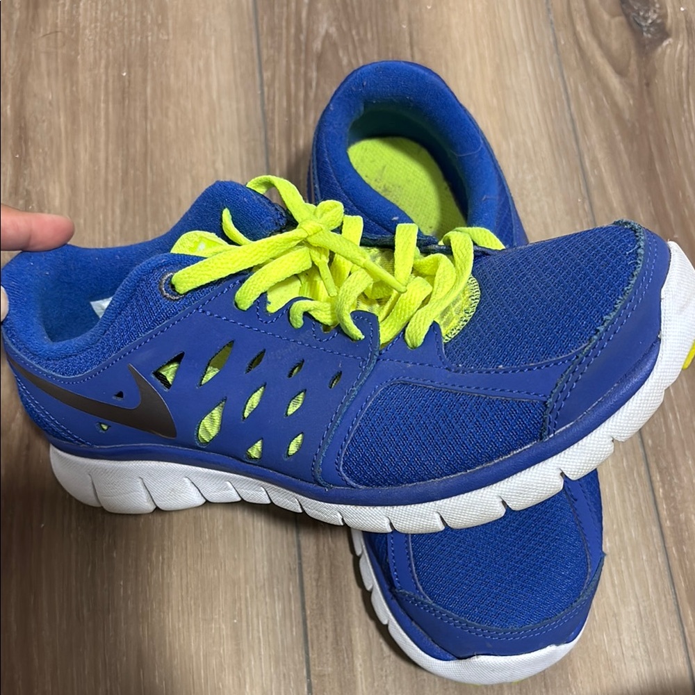 Nike Kids Blue and Neon Green Sneakers